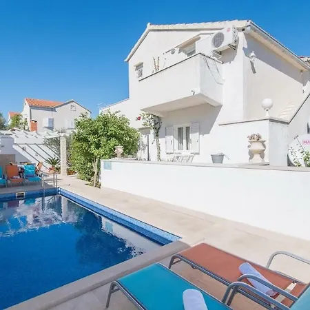 Apartments Petranic Supetar Exterior photo