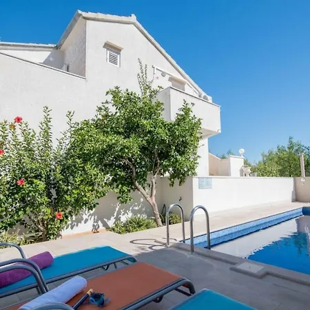 Apartments Petranic Supetar Exterior photo