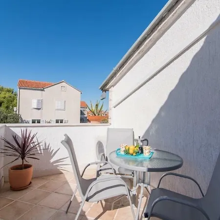 Apartments Petranic Supetar Exterior photo