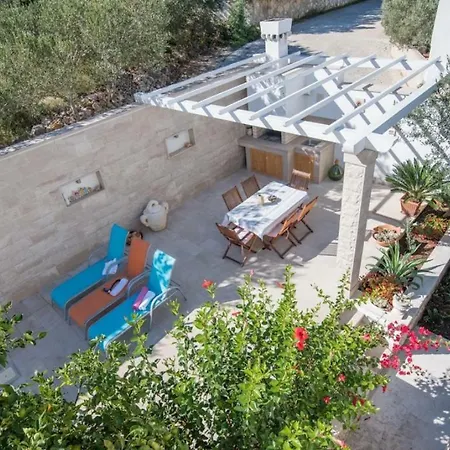 Apartments Petranic Supetar Exterior photo