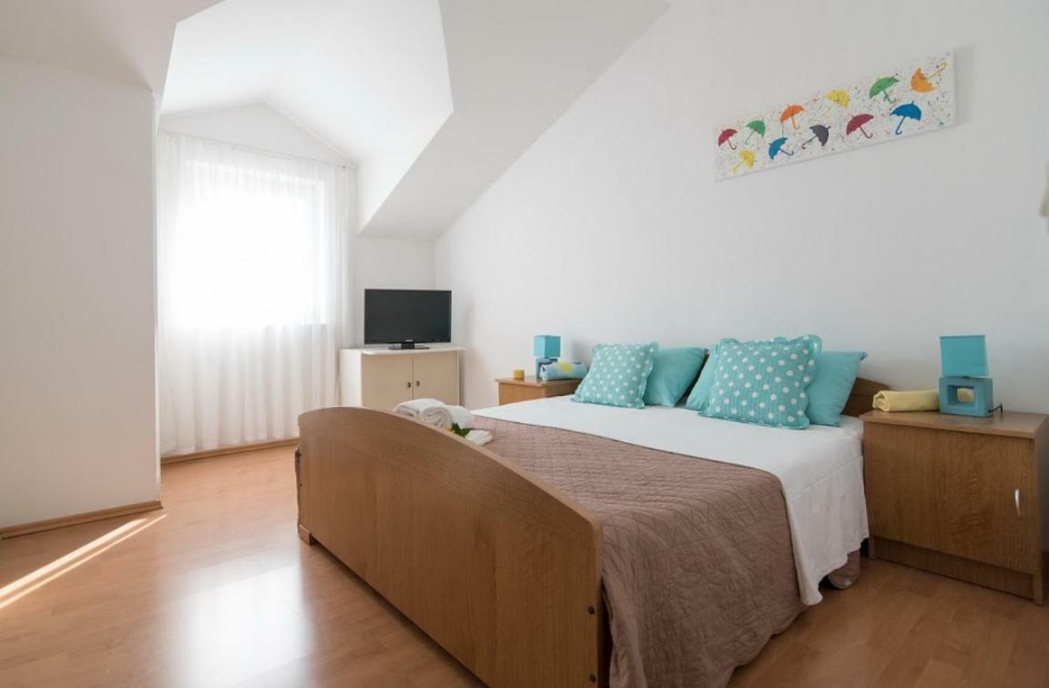 Apartment Petranic *