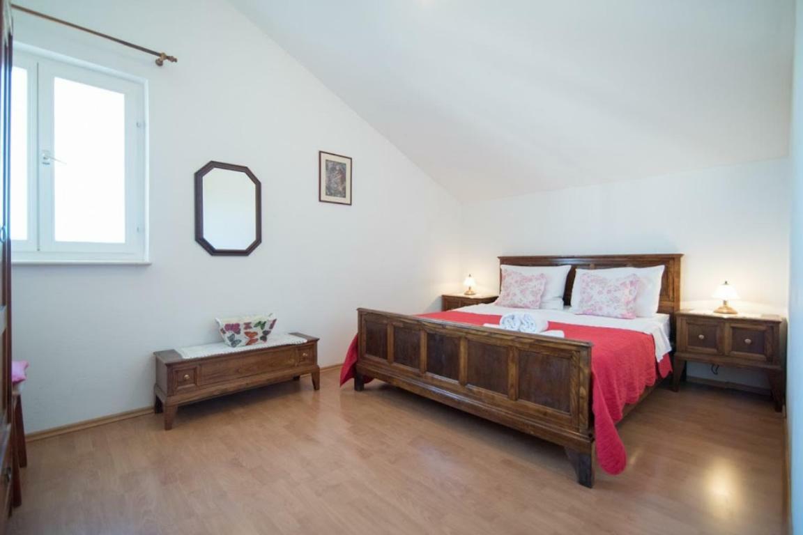 Apartment Petranic Supetar